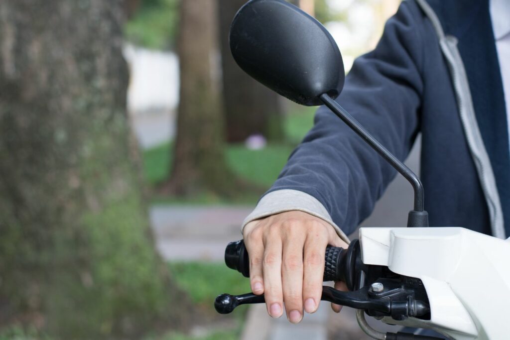 Scooter Idles But Dies With Throttle (Causes & Solutions!) 2024